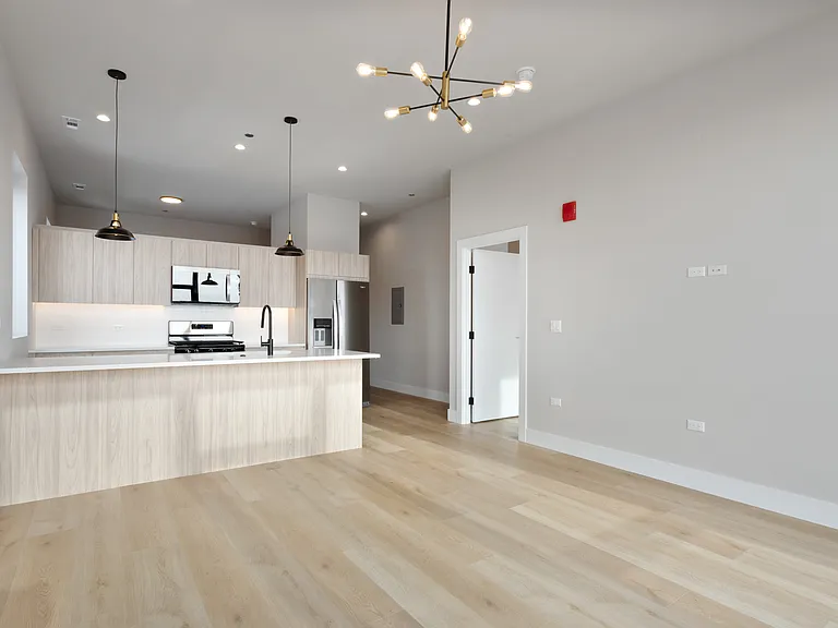 2505 W Farragut Ave #407 — Photo 19