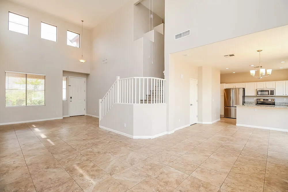 3 bed, 2.5 bath, 1556 sqft, $2,095 — Photo 4