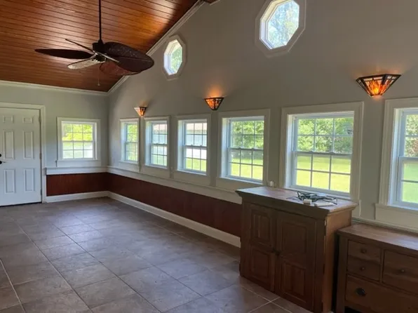 201 Spruce Rd, Brunswick, GA 31525