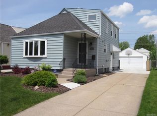 363 Tremont Ave, Kenmore, NY 14217