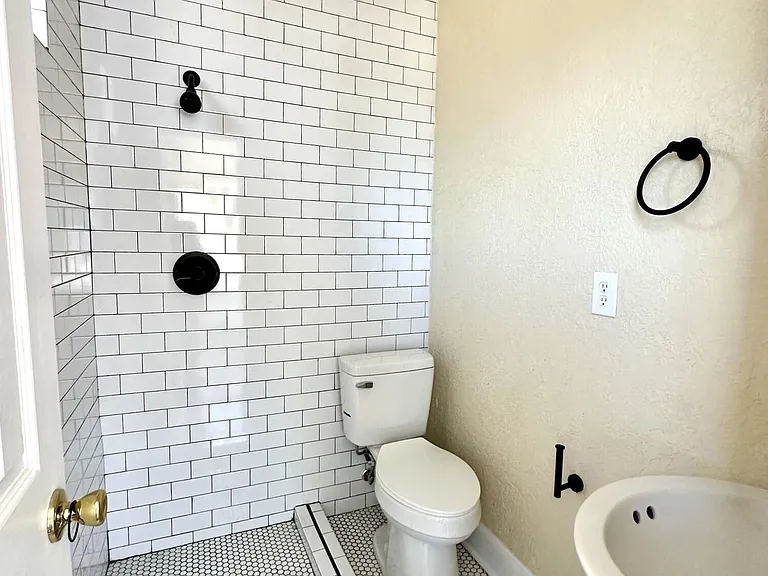 3312 Montana Ave — Photo 18
