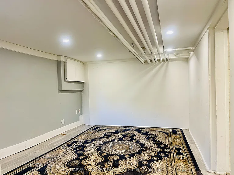 218 Heath St W #BASEMENT — Photo 9
