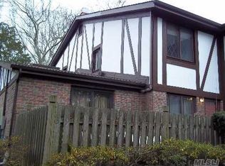 39 Birchwood Rd, Coram, NY 11727