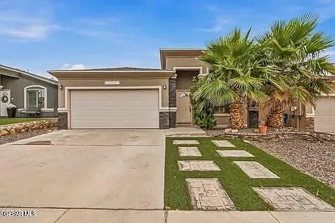 4 bed, 2.0 bath, 1447 sqft, $2,195 — Photo 2