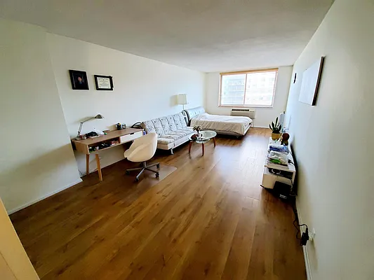 Rented by Metro Garden Realty NYC | media 11