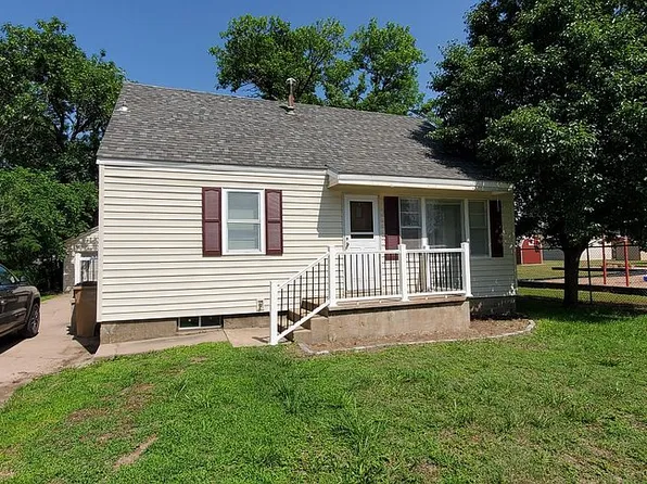 318 Charles St, Hutchinson, KS 67501