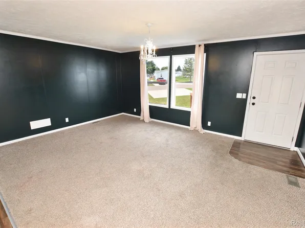 148 Pheasant Ln, Grand Blanc, MI 48439