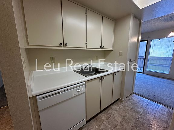 3rd image of 1017 Fulton Ave #134