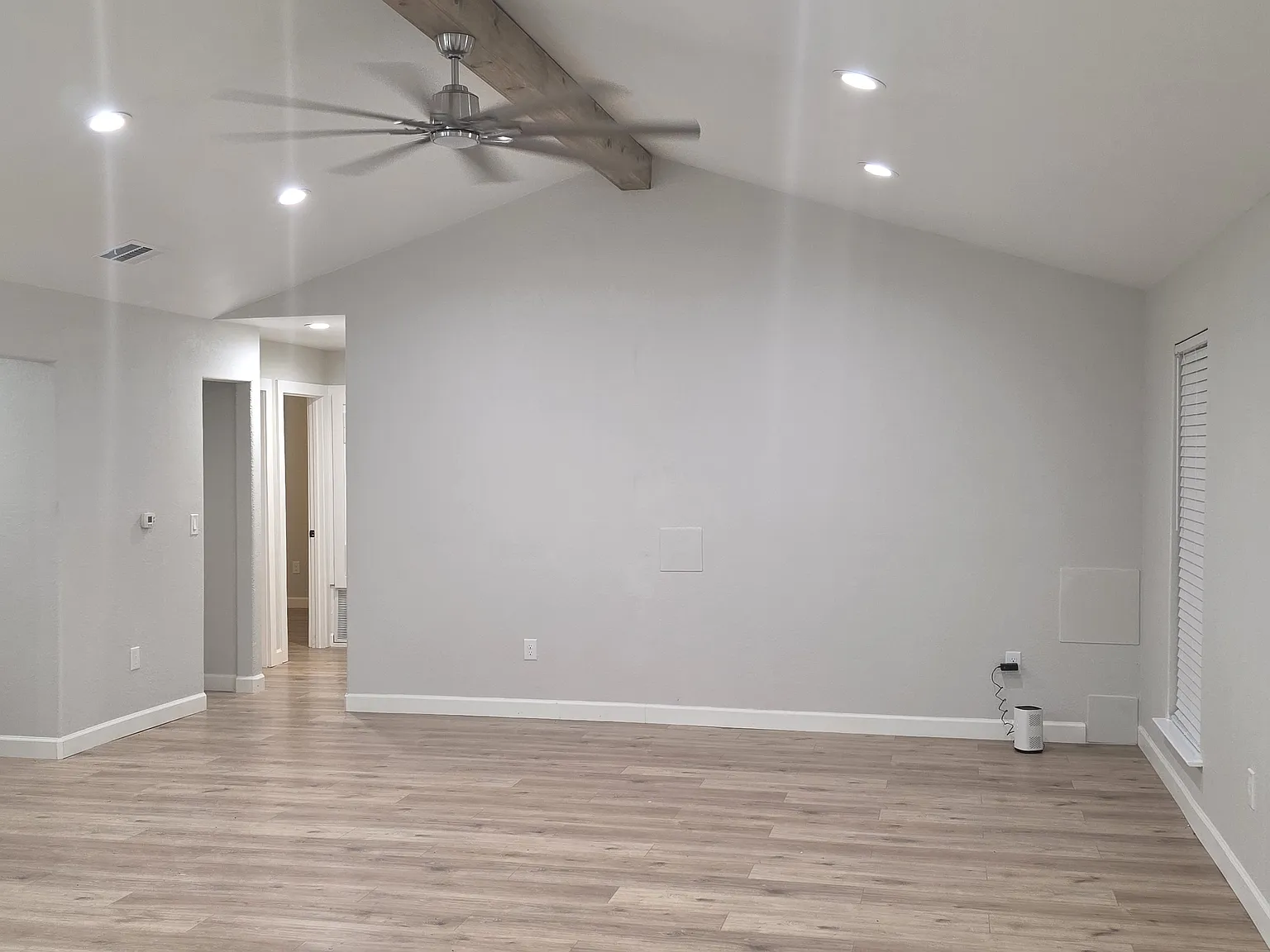 3 bed, 1107 sqft, $3,000 — Photo 4