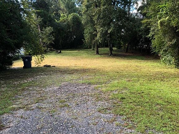 2nd image of 702 Live Oak St