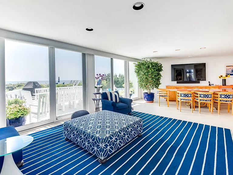 179 Mid Ocean Dr — Photo 7