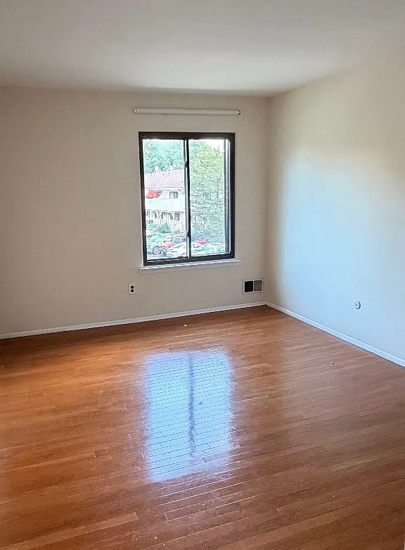 3 bed, 2.5 bath, 1500 sqft, $3,050 — Photo 2