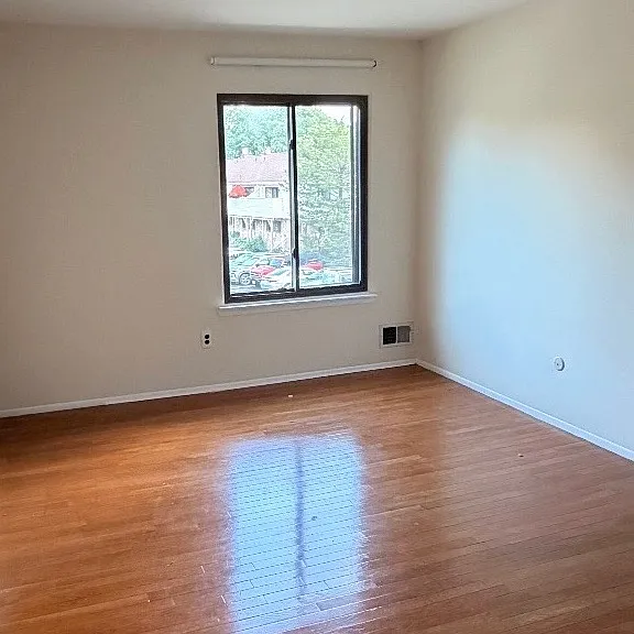 914 Merritt Dr #B — Photo 2