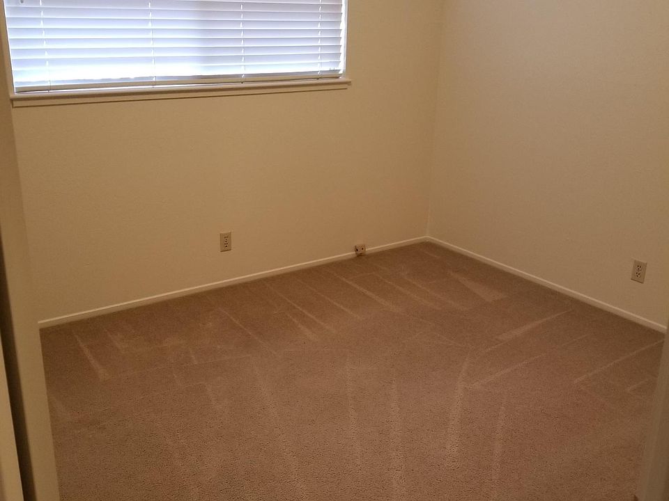 2nd image of 4815 Emerald St #1