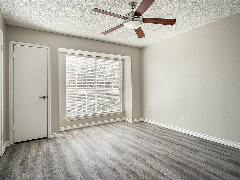 Luxury (1-1) - Bedroom