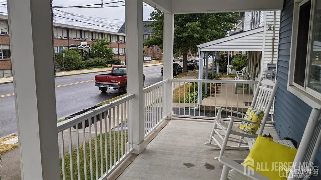 1 bed, 1.0 bath, $1,800 — Photo 2