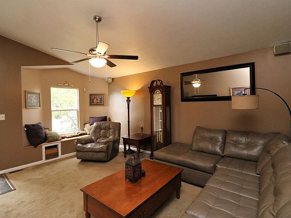 3rd image of 209 Courchelle Dr