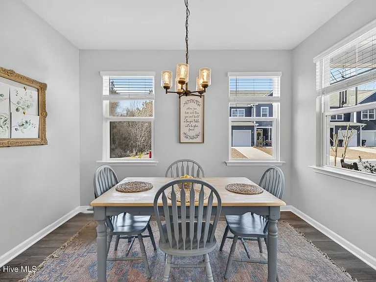 3647 Roseblossom Dr — Photo 16