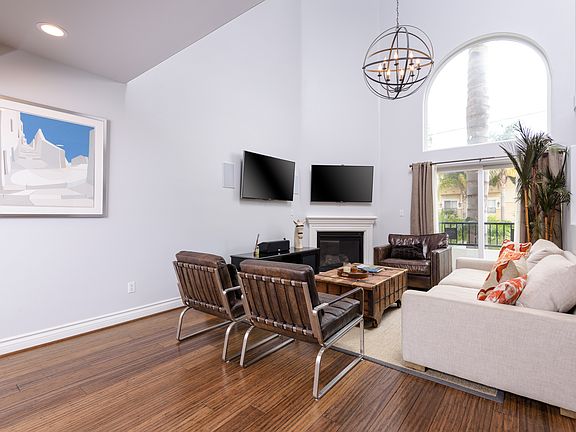 3rd image of 1717 S Barrington Ave APT 101