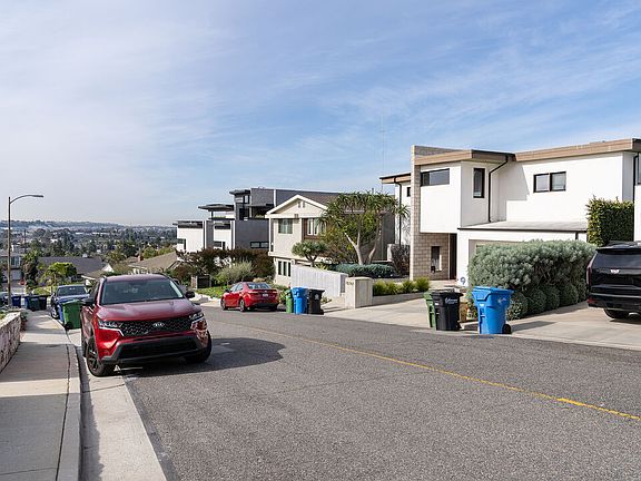 2nd image of 10746 Cranks Rd