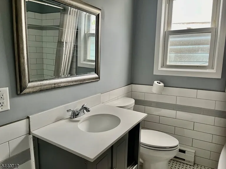 8 Newton Ave — Photo 9