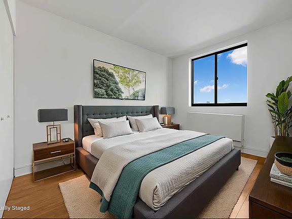 3rd image of 323 W 96th St APT 511