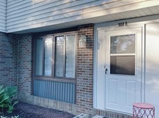 1888 Higby Dr #B, Stow, OH 44224