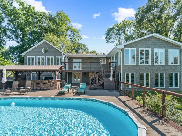 391 Lakeshore Dr, Old Hickory, TN 37138