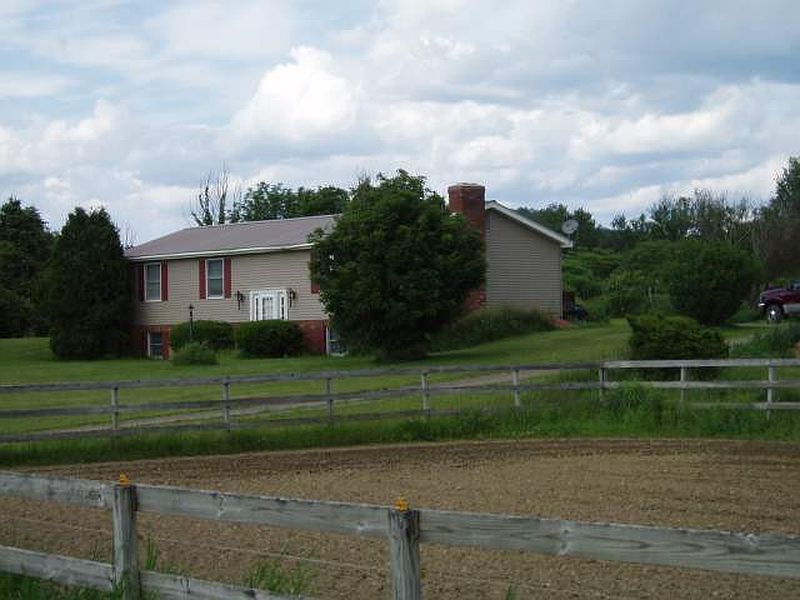 3rd image of 62 GANNON Road