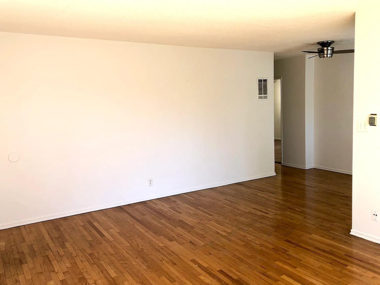 2 bed, 900 sqft, $2,595 — Photo 3