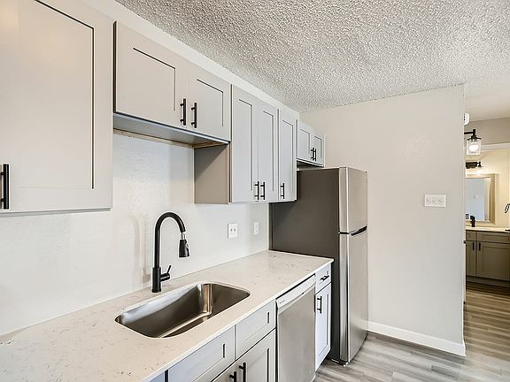 4th image of 3236 N Galloway Ave #3228-807