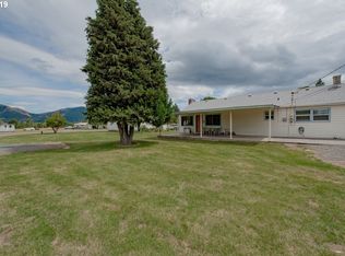 3245 Gravenstein Dr, Hood River, OR 97031