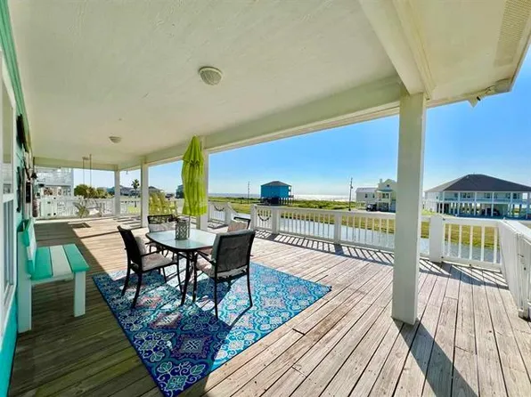 3174 Sea Castle Dr, Crystal Beach, TX 77650