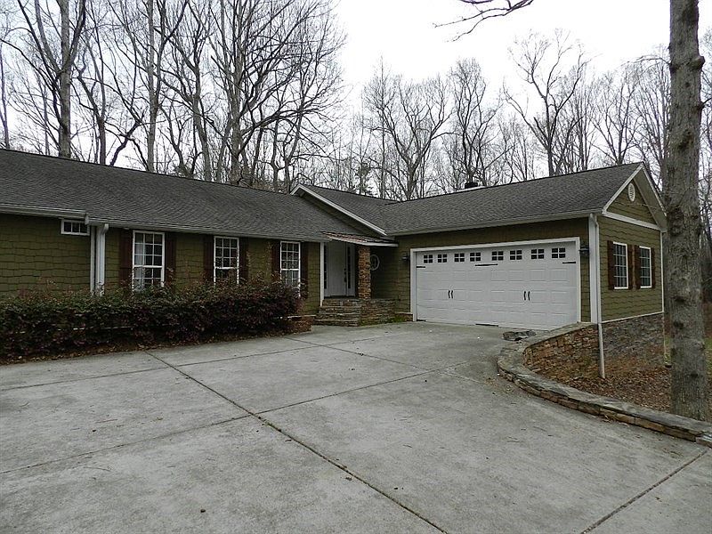 2nd image of 5042 Carillon Way