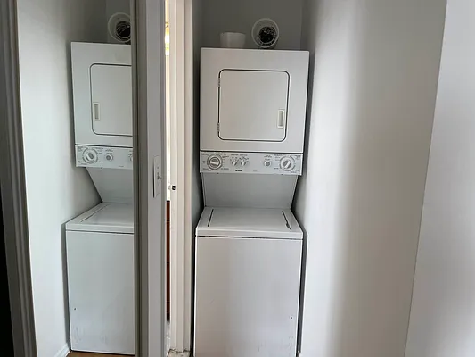 Rented by Metropolis International Realty Inc. | media 11