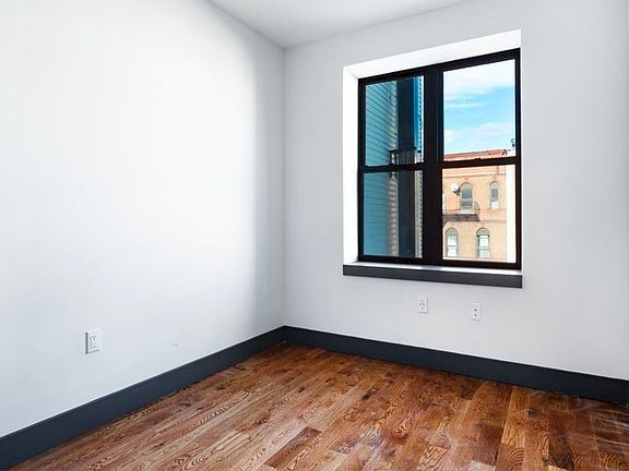 5th image of 176 Knickerbocker Ave #3L
