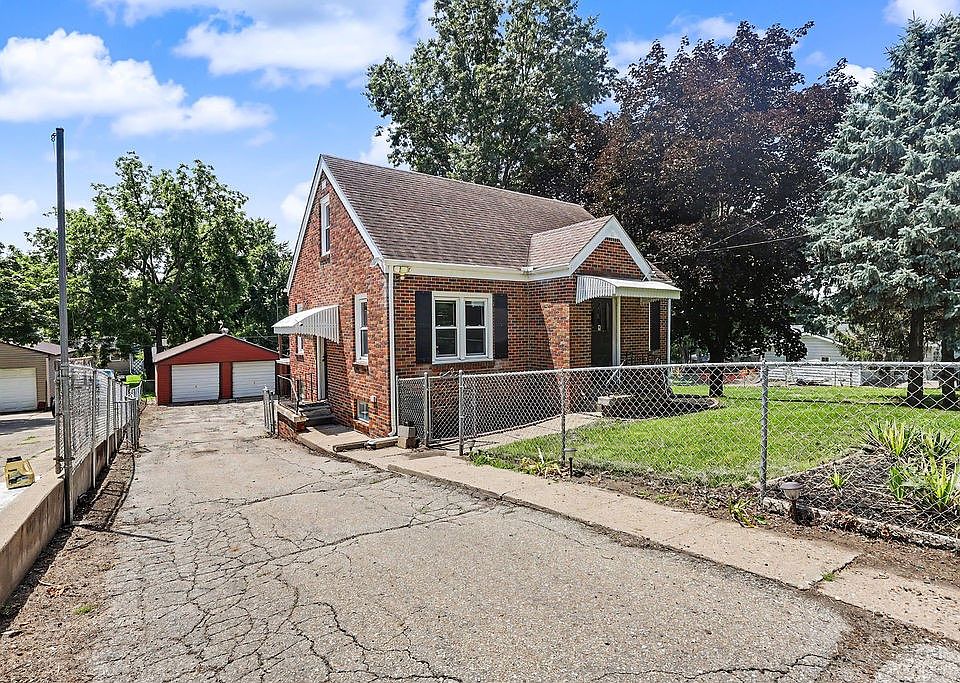 1st image of 3225 Mahaska Ave