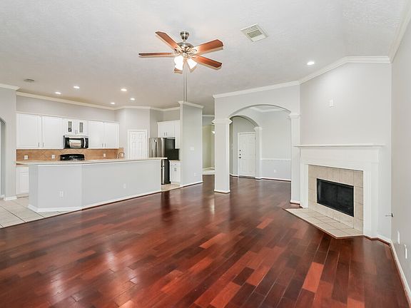 5th image of 7126 Fountain Lilly Dr