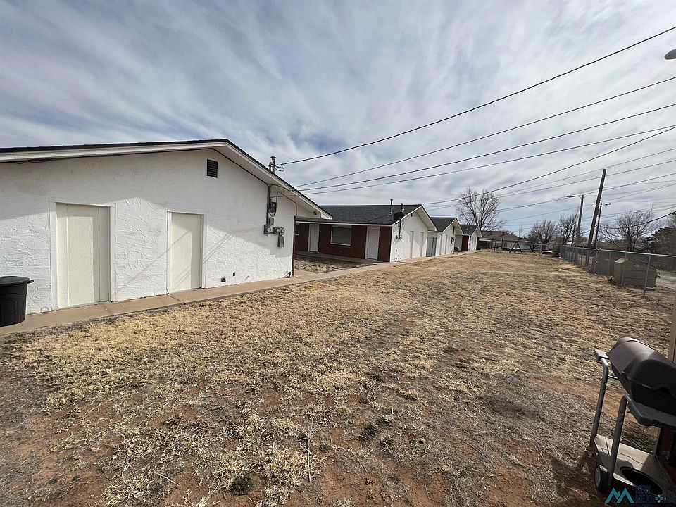 2nd image of 926 Cameo St