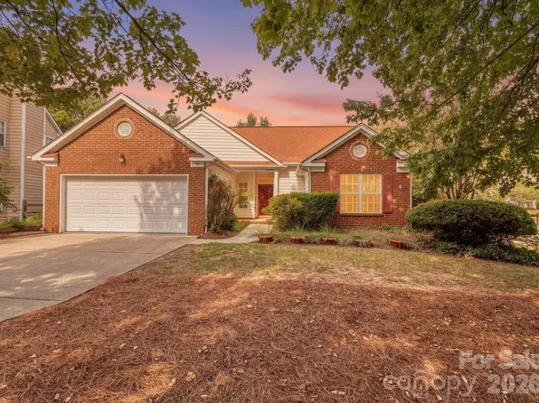 11320 Hunters Landing Dr, Charlotte, NC 28273