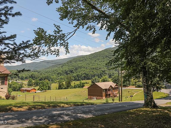 2nd image of 3390 Robeson Rd