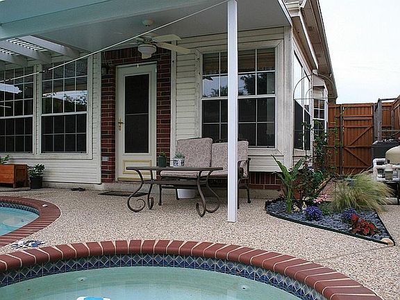 4th image of 3808 Pine Valley Dr