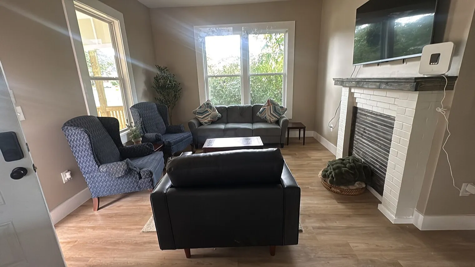 5 bed, 3.0 bath, $4,317 — Photo 1