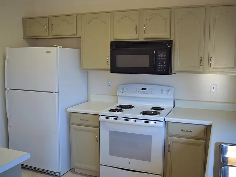 13323 E Butler St — Photo 5