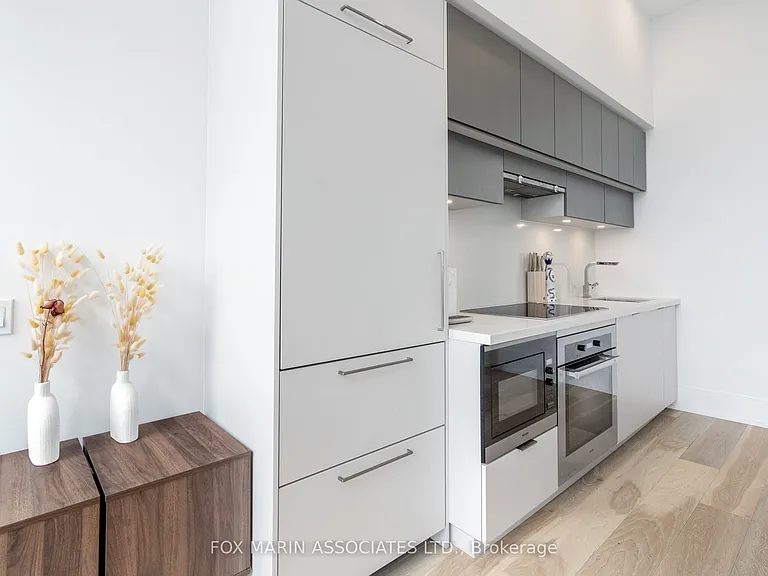 39 Roehampton Ave #4604 — Photo 16
