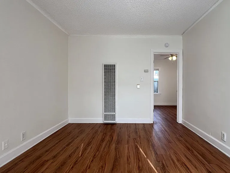 1162 N Loma Vista Dr — Photo 2