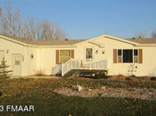 111 6th St, Christine, ND 58015
