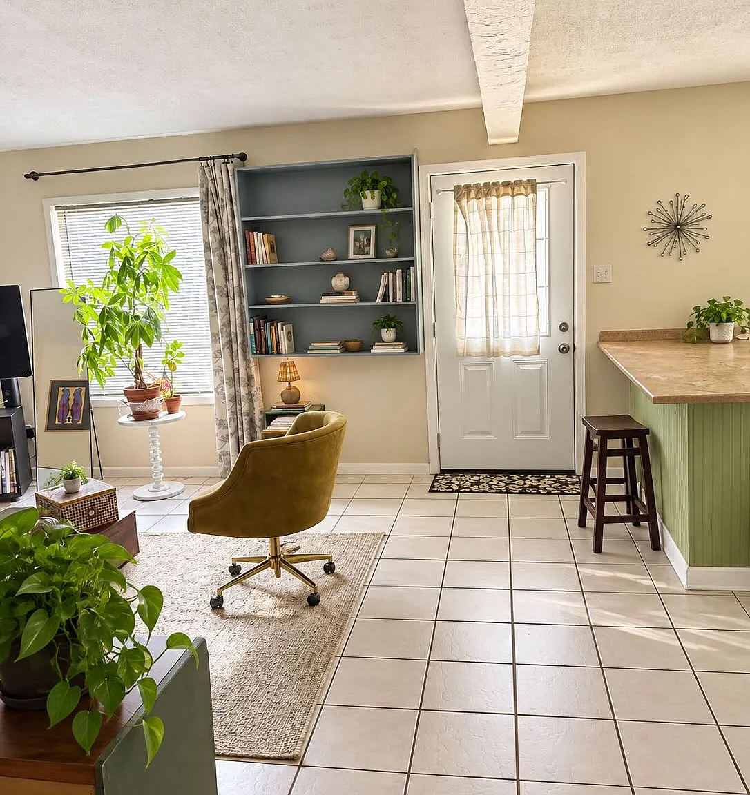 Studio, 600 sqft, $1,375 — Photo 1