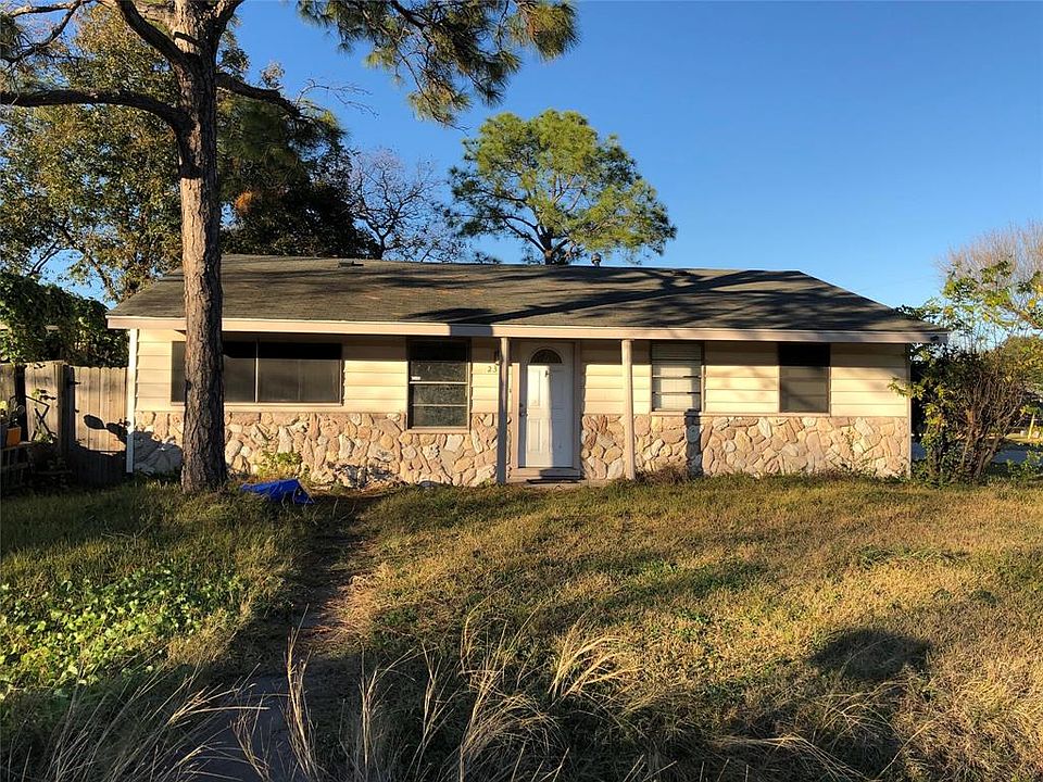 1st image of 2302 19th Ave N