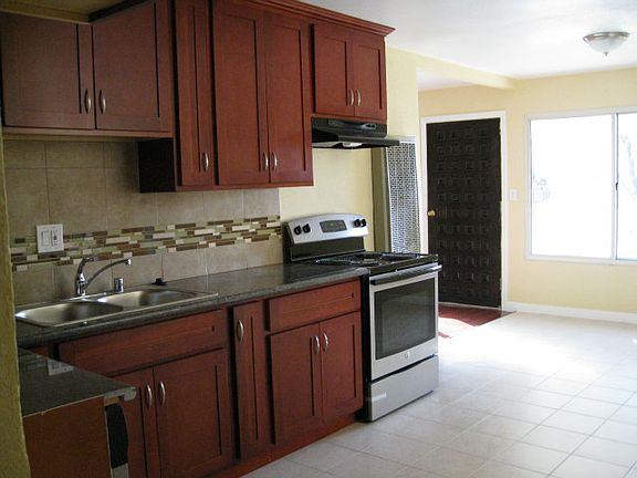 5th image of 3326 Gawain Dr